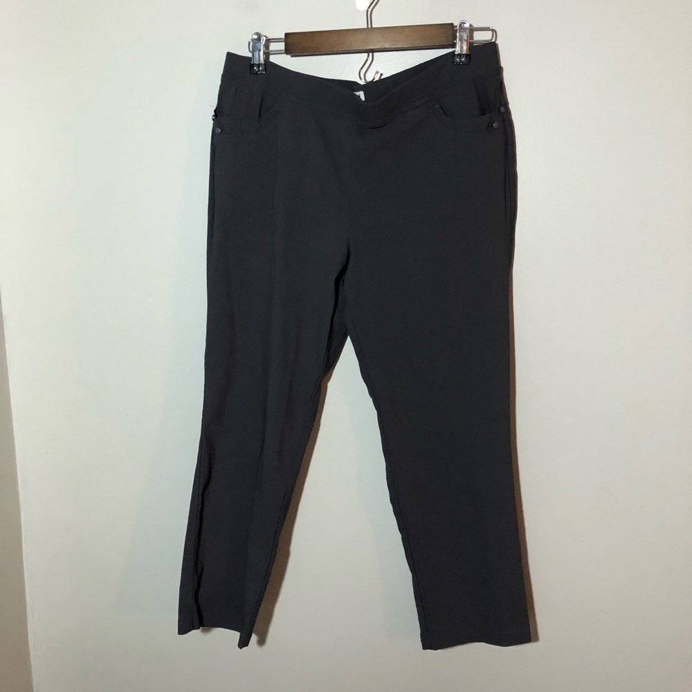 Madison women XL pull on capri charcoal grey pants elastic waist stretchy sporty